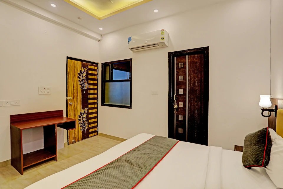 Royal Crown Hotel